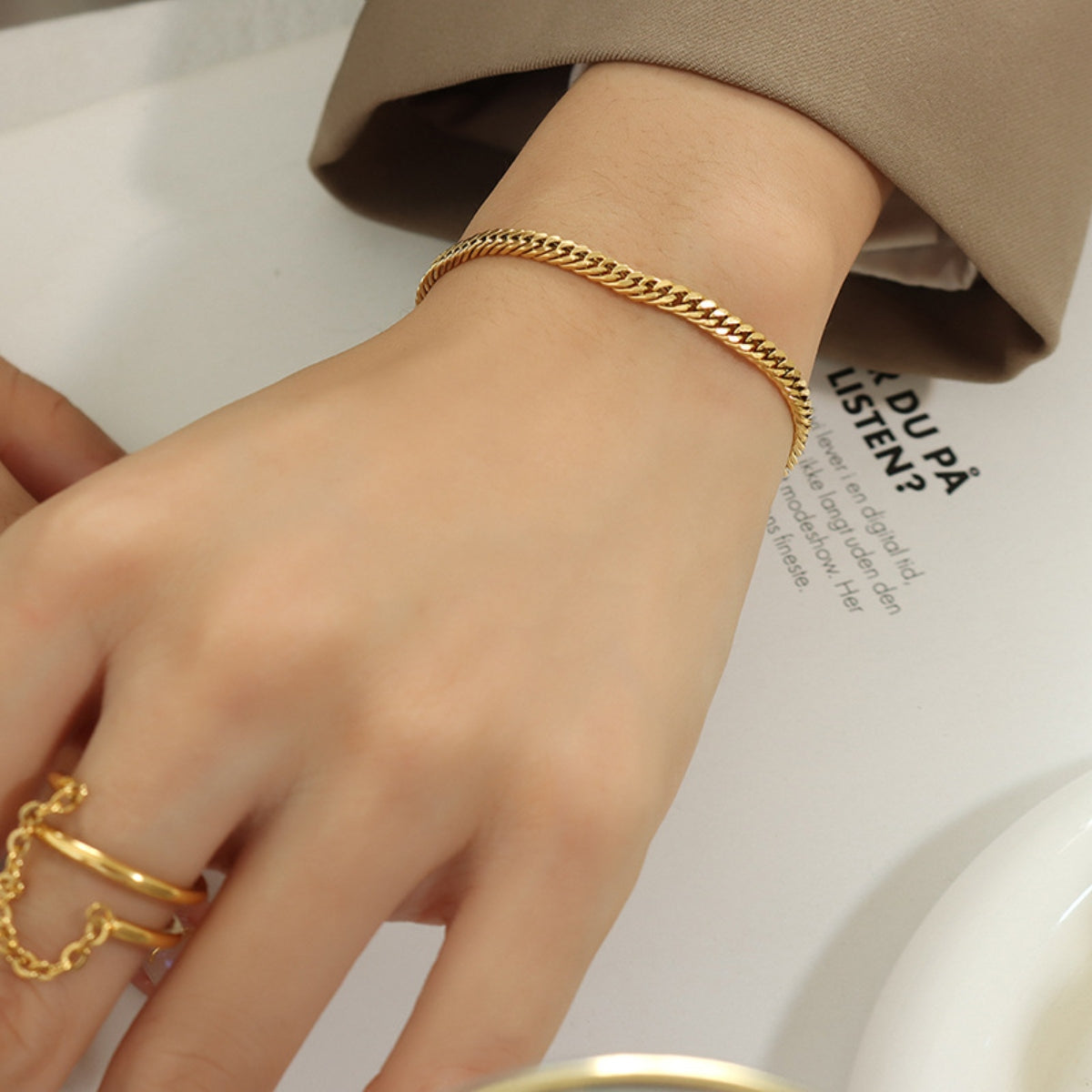 Chic's Gold Chain Bracelet