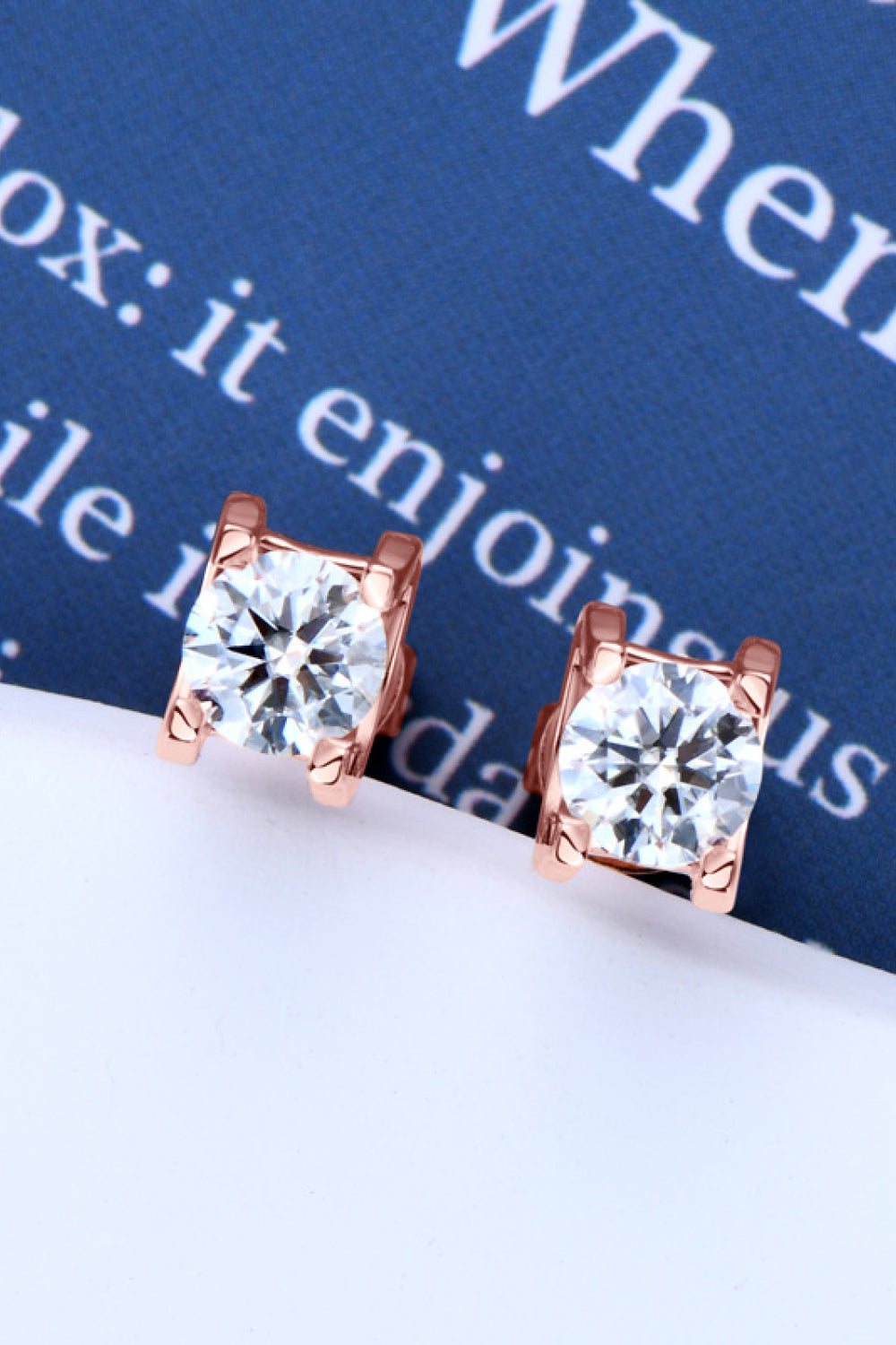 Chic's Moissanite 925 Stud Earrings