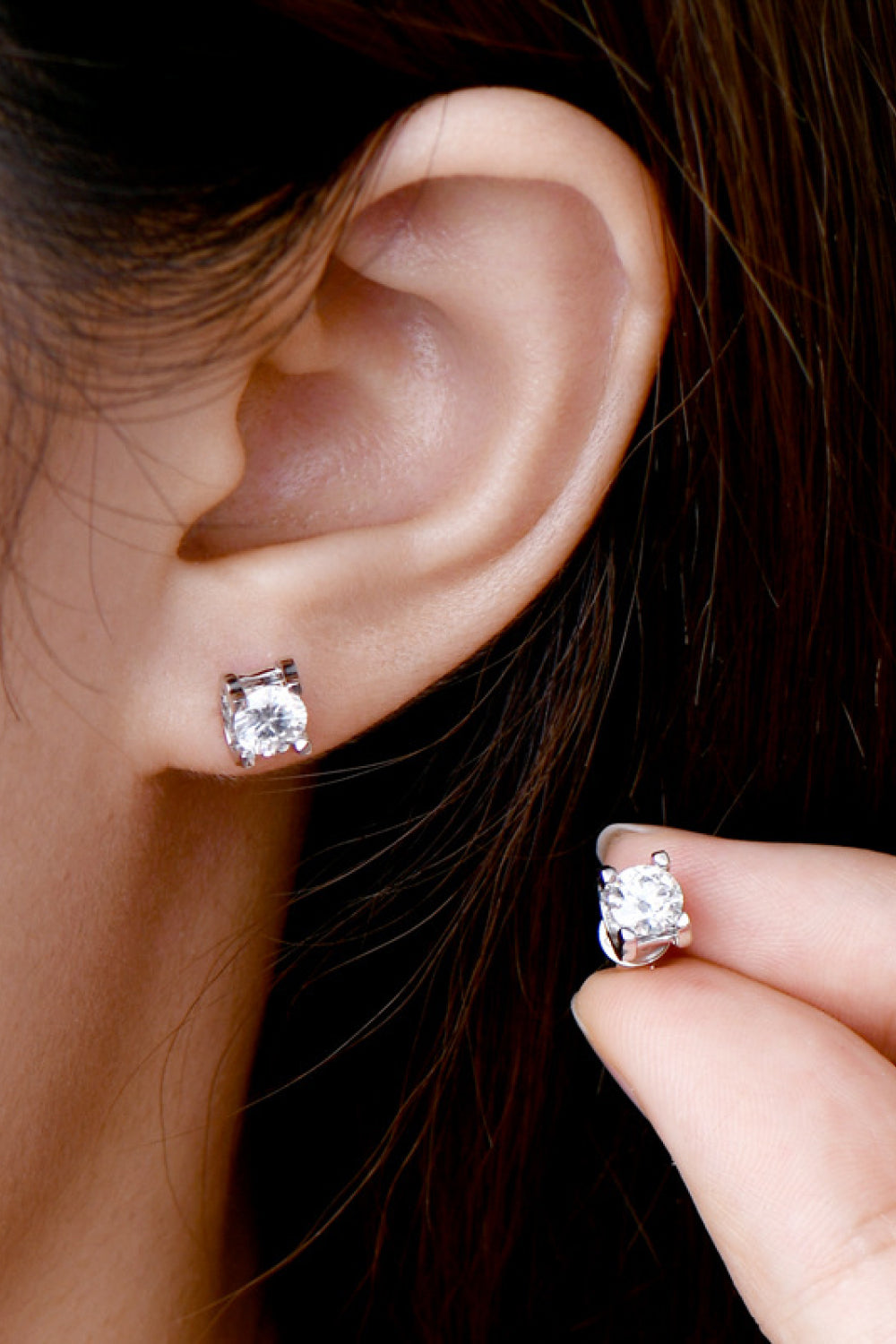 Chic's Moissanite 925 Stud Earrings