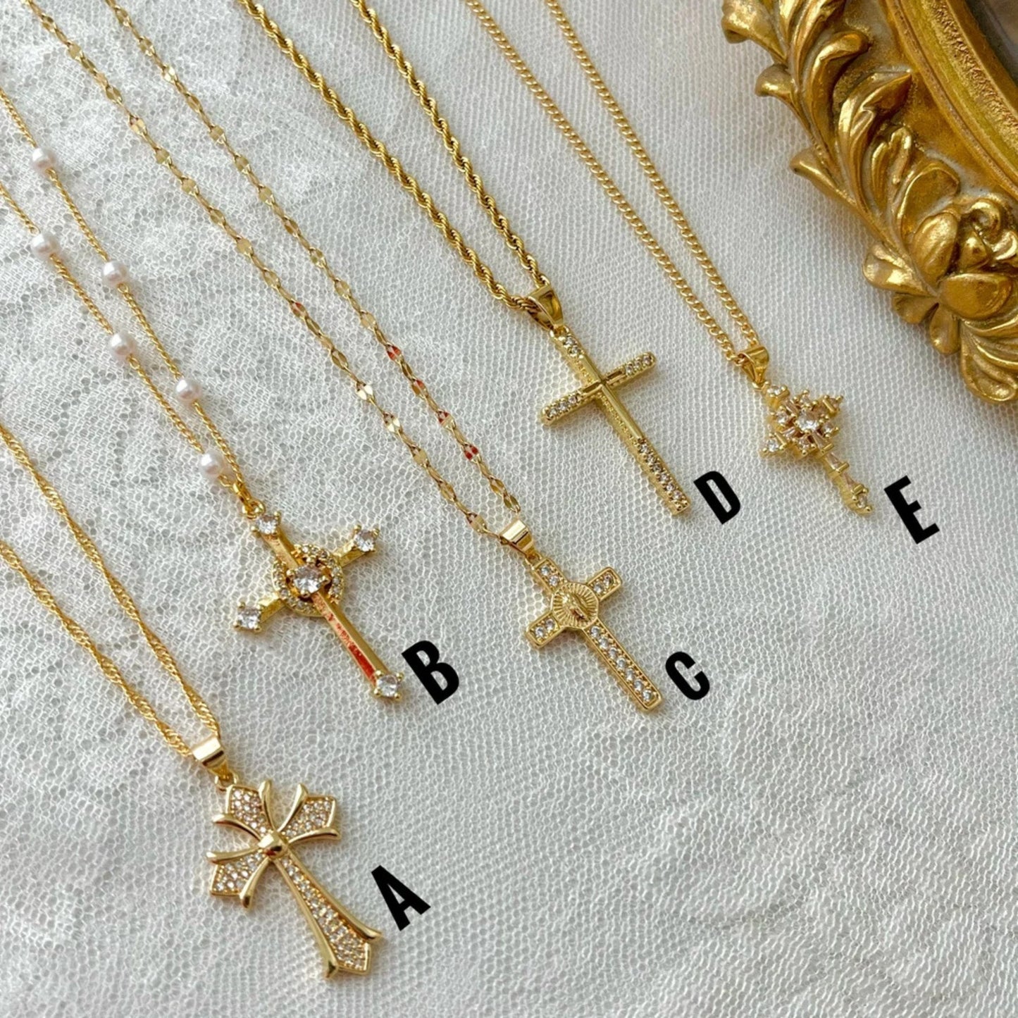 Chic's Inlaid Zircon Cross Necklace