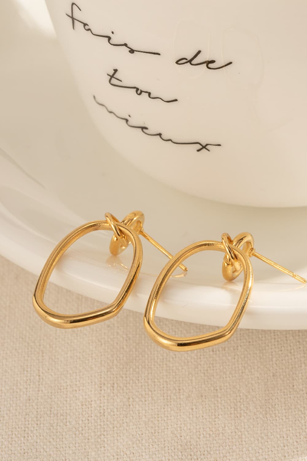 Chic's Gold Dangle Earrings