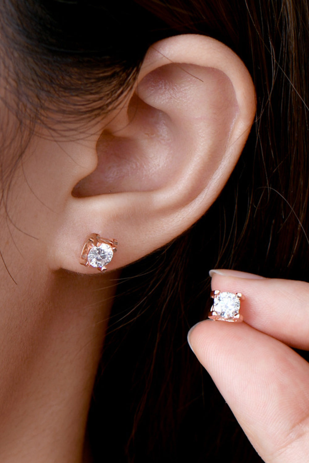 Chic's Moissanite 925 Stud Earrings